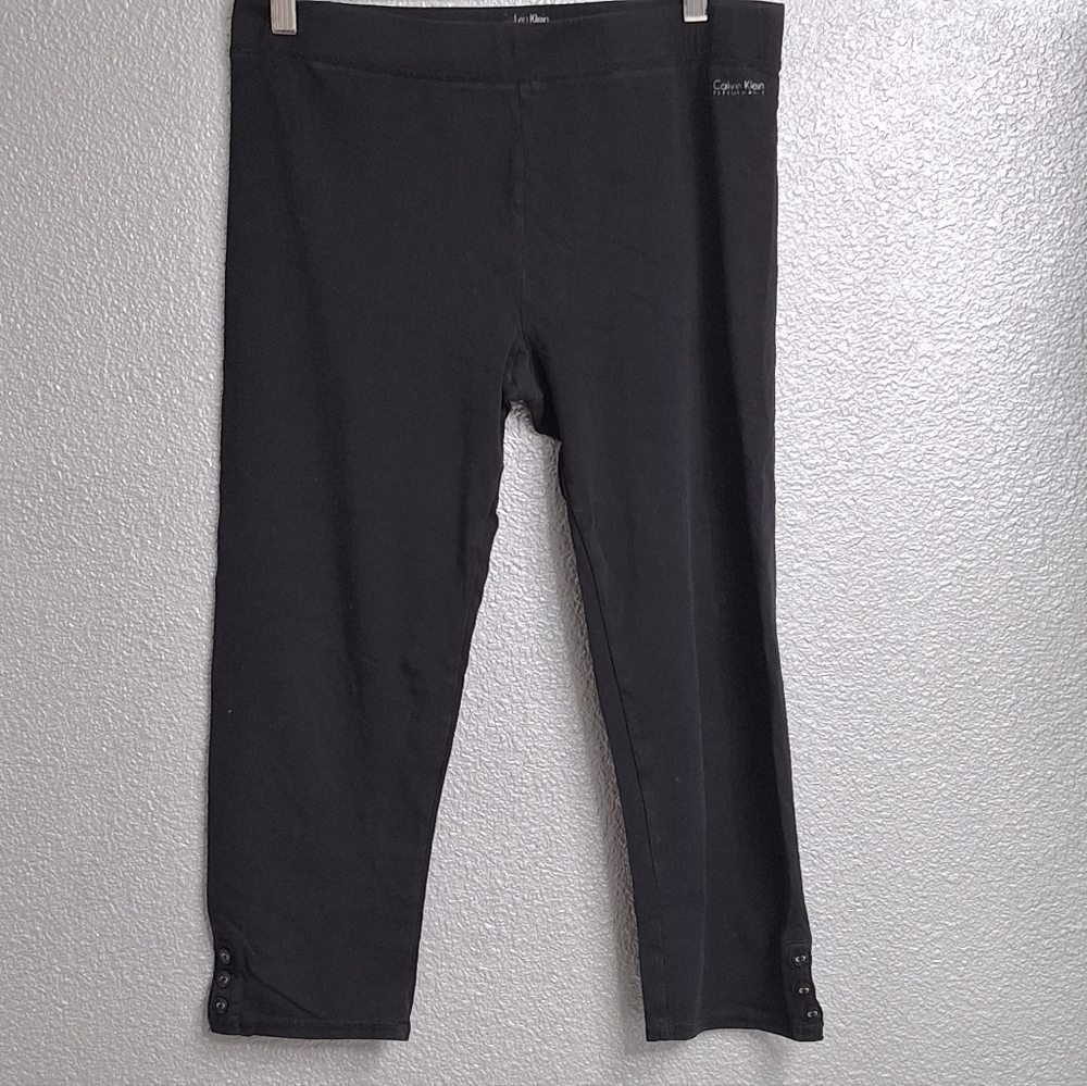 Calvin Klein Black Performance Quick Dry Capris Size XL